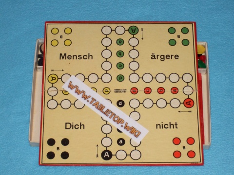 Spiele sammlung alt2 spielbrett1.JPG