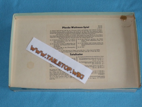 Anleitung im Deckel die dort beschriebenen Spiele fehlen leider